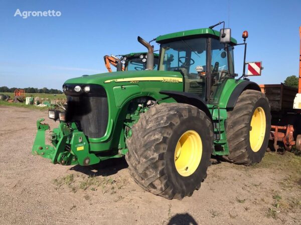 John Deere 8520 wheel tractor